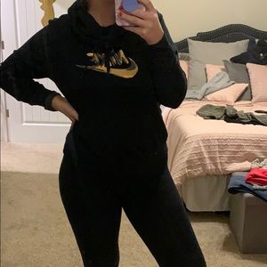 Nike Hoodie & Leggings Set